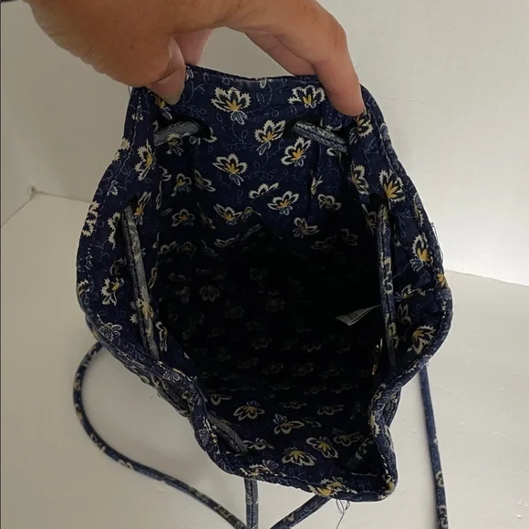 Vera Bradley retired Maison Floral navy blue/yellow Drawstring Backpack - Picture 3 of 11